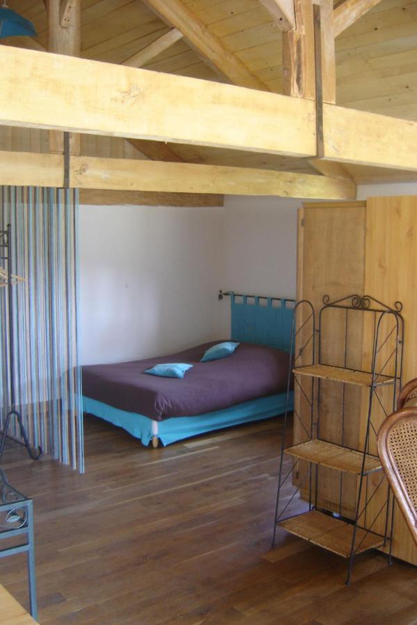 Paysannerie Des Versanes - Chambres Et Gite Tour-de-Faure Εξωτερικό φωτογραφία