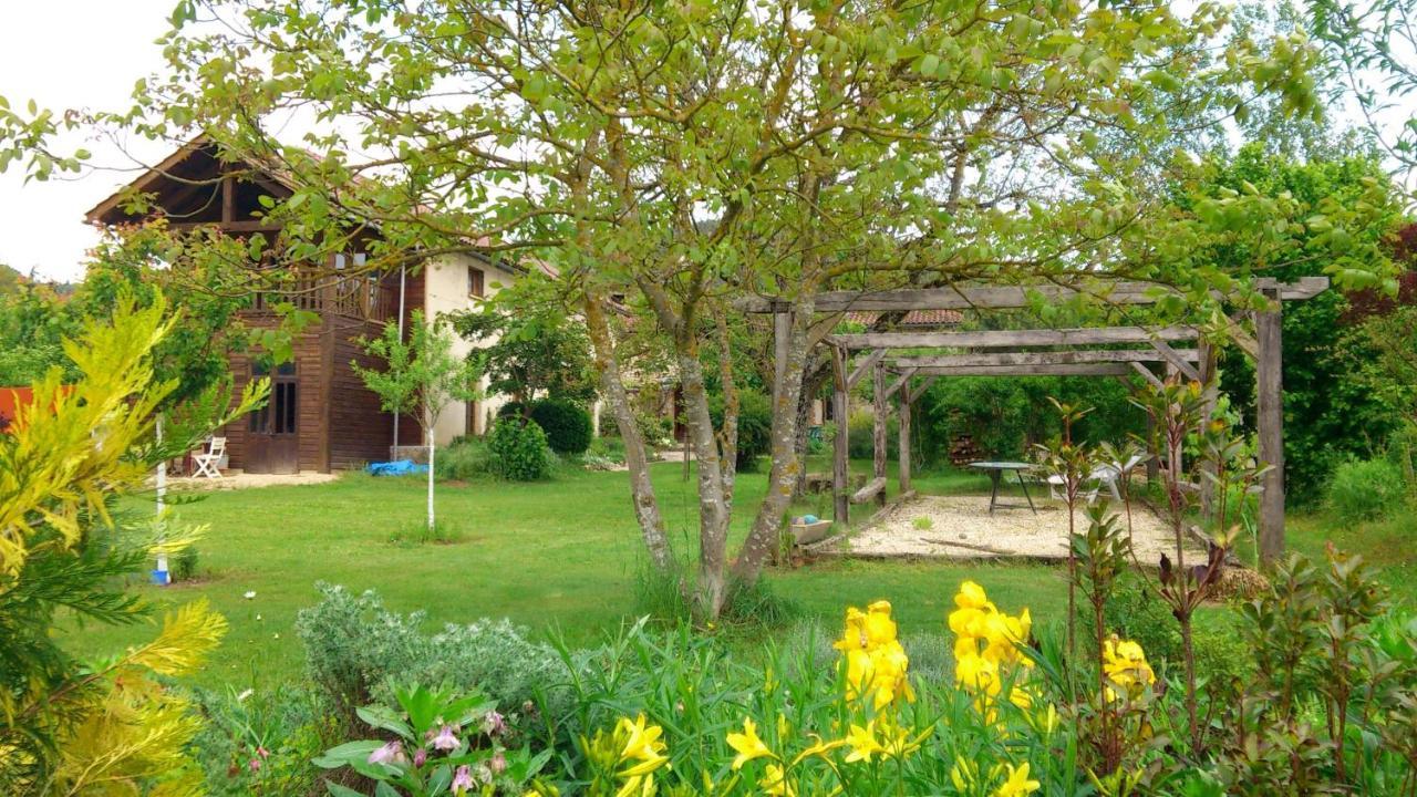 Paysannerie Des Versanes - Chambres Et Gite Tour-de-Faure Εξωτερικό φωτογραφία