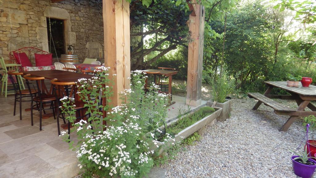 Paysannerie Des Versanes - Chambres Et Gite Tour-de-Faure Εξωτερικό φωτογραφία